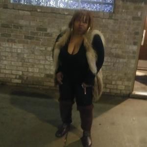 Meet your Posher, Danae